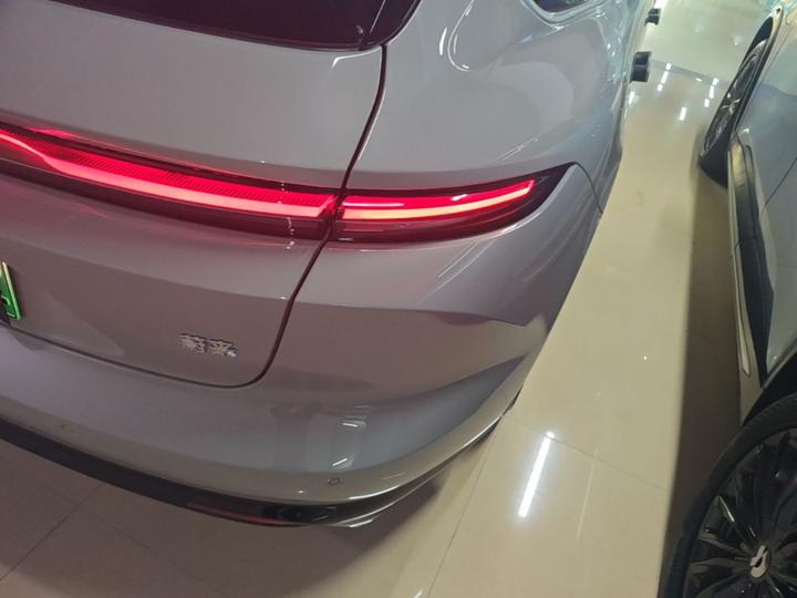 ET5T 2025 75kWh Touring photo 7