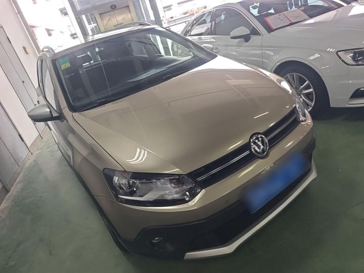 2014 1.6L Cross Polo AT photo 3