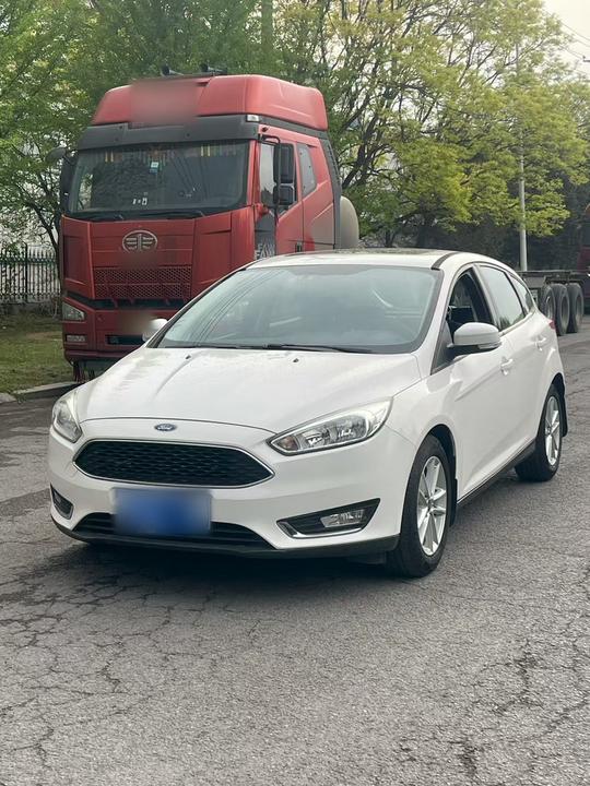 Focus 2015 Hatchback 1.6L AT