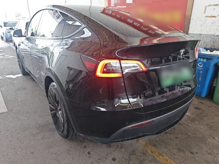 Model Y 2022 Facelift RWD photo 4