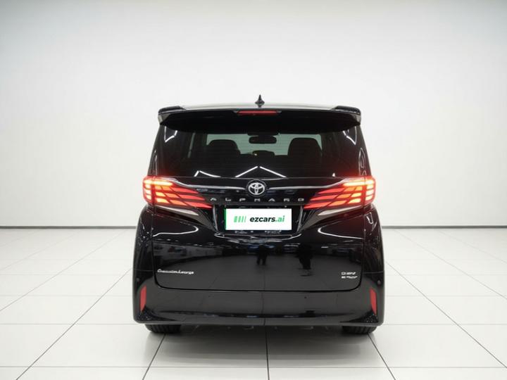 2024 Crown Hybrid 2.5L Supreme Executive photo 3