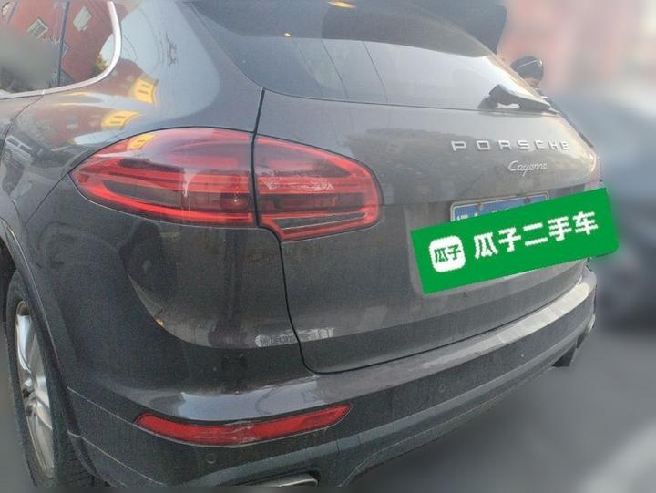 2016 Cayenne Platinum Edition 3.0T photo 4