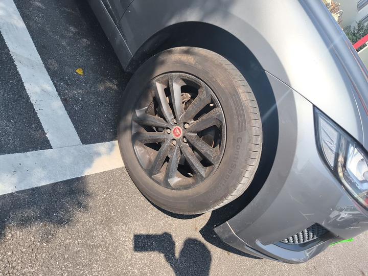 F-PACE 2020 2.0T photo 8