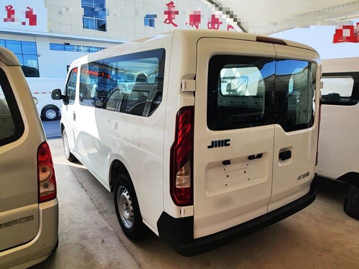 E 2025 41.86kwh Short Wheelbase photo 4