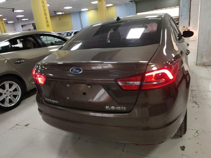 Escort 2017 Facelift 1.5L AT Comfort photo 3