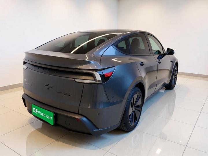 Model Y 2025 RWD photo 6