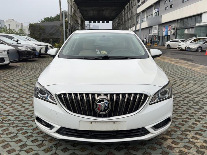 Verano 2015 Sedan 15S MT Progressive photo 2