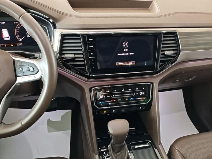 Viloran 2020 330TSI Luxury photo 8