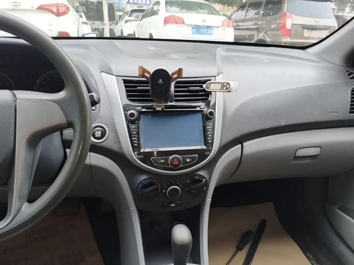 Verna 2014 1.4L AT Leading GLX photo 8