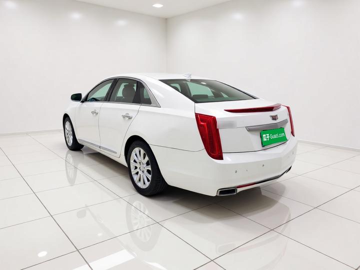 XTS 2017 28T Tech photo 4