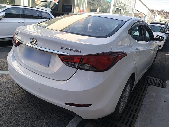 Elantra 2016 1.6L AT Smart photo 4