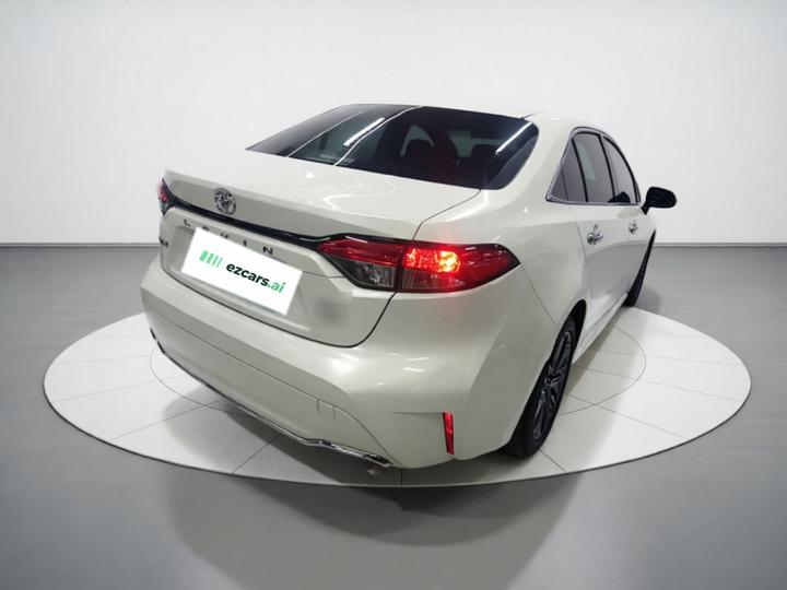 2021 2.0L Premium photo 6
