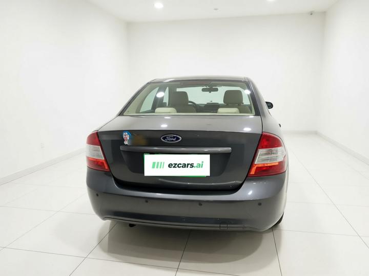Focus 2013 Sedan Classic 1.8L AT photo 5