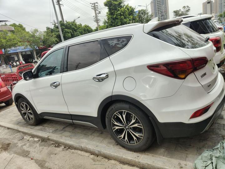 Santa Fe 2017 2.0T AT AWD Smart 7-Seater photo 4