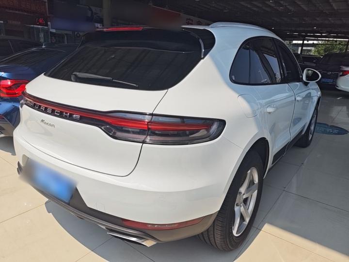 2018 Macan 2.0T photo 4