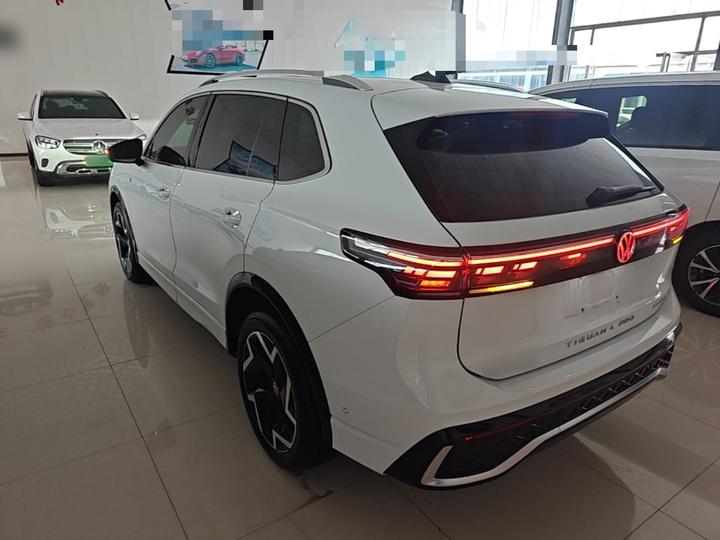 Tiguan L 2026 PRO 380TSI RWD R-Line photo 4