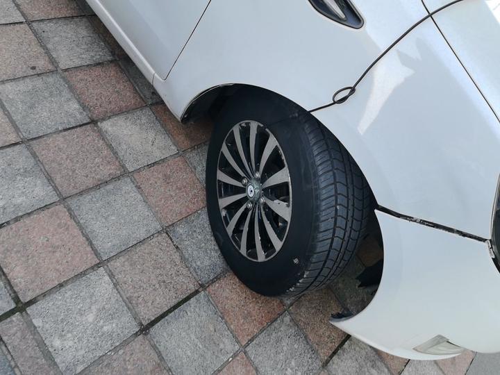 K2 2011 Sedan 1.4L AT GLS photo 8