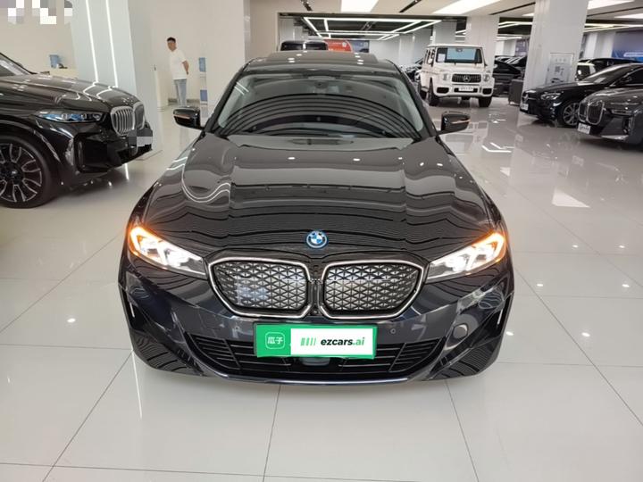 i3 2026 Facelift eDrive 40 L M Night Package photo 2