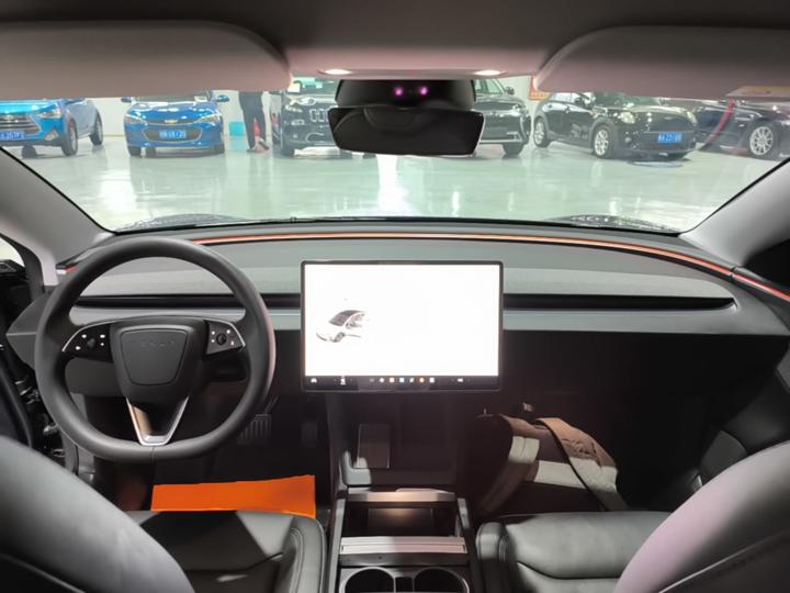 Model 3 2023 RWD photo 5