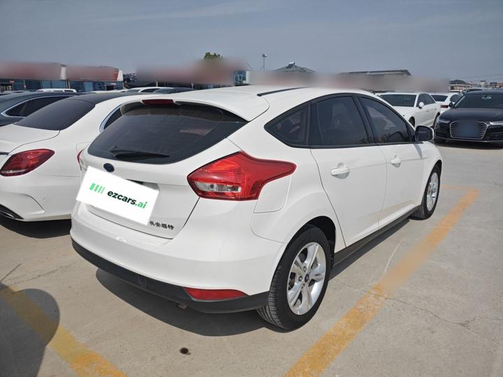 Focus 2018 Hatchback Classic 1.6L AT Comfort photo 4