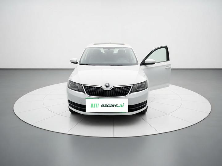 Rapid Spaceback 2016 Facelift 1.6L MT photo 2
