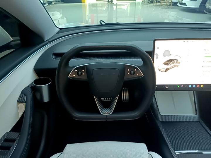 Model 3 2024 Performance AWD photo 6