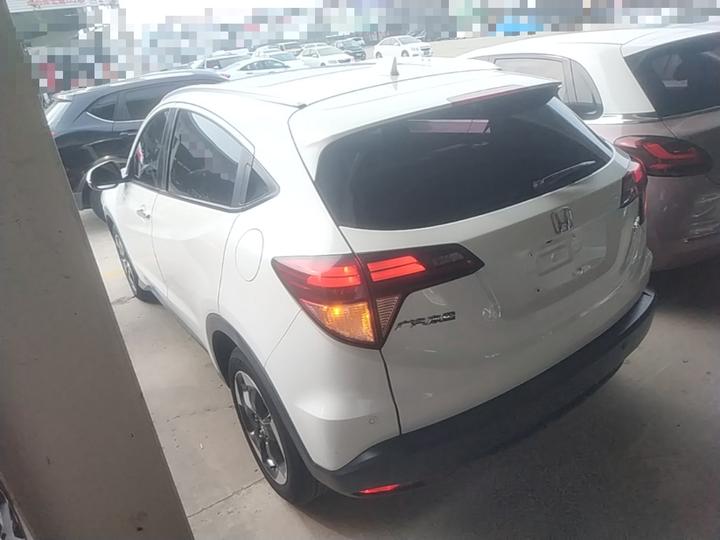 Vezel 2017 1.8L CVT RWD Luxury photo 4
