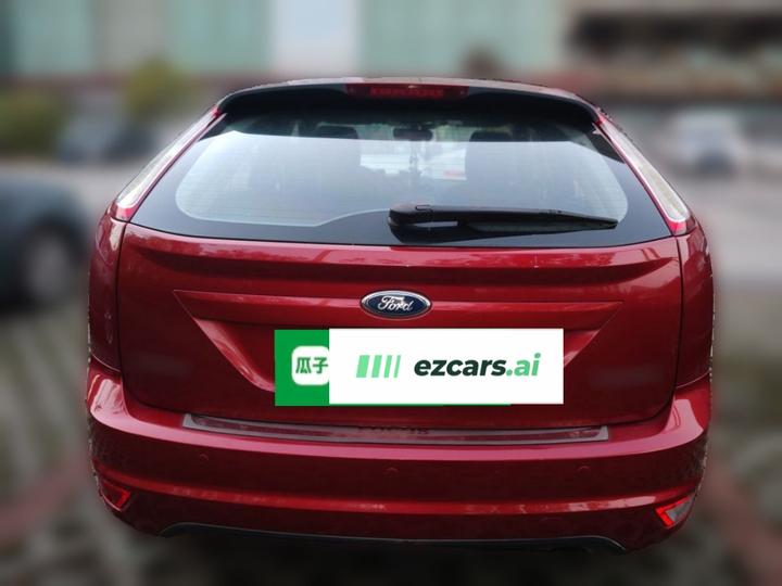 Focus 2013 Hatchback Classic 1.8L MT Anniversary Edition photo 3