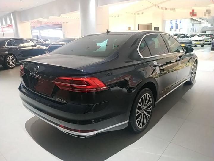 2021 380TSI Luxury photo 6