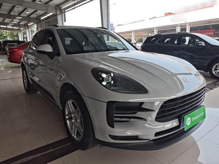 2018 Macan 2.0T photo 3