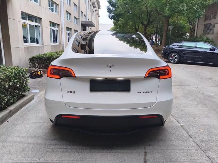 Model Y 2022 Facelift Long Range AWD photo 3