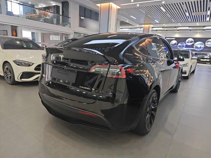 Model Y 2022 Facelift RWD photo 6