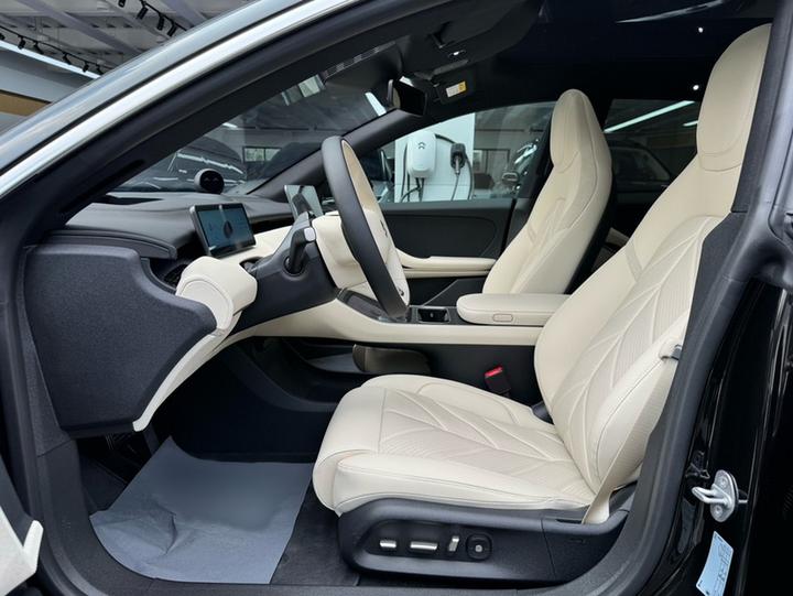 ET5T 2025 75kWh Touring photo 7