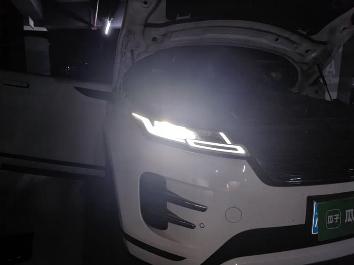 2024 Range Rover Evoque L SE photo 7