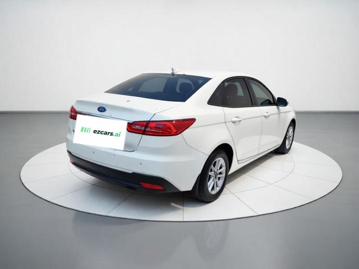 Escort 2019 1.5L MT photo 4