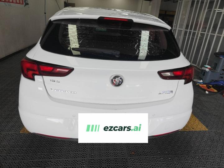 Verano 2016 Hatchback 15S AT Leading photo 3