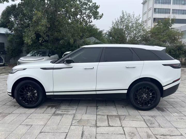Range Rover Velar 2023 250PS photo 3