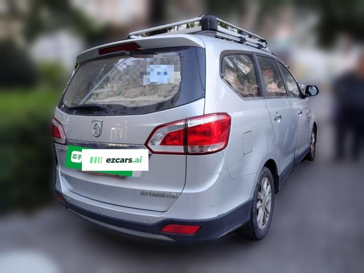 730 2014 1.8L MT Comfort 7-Seater photo 6