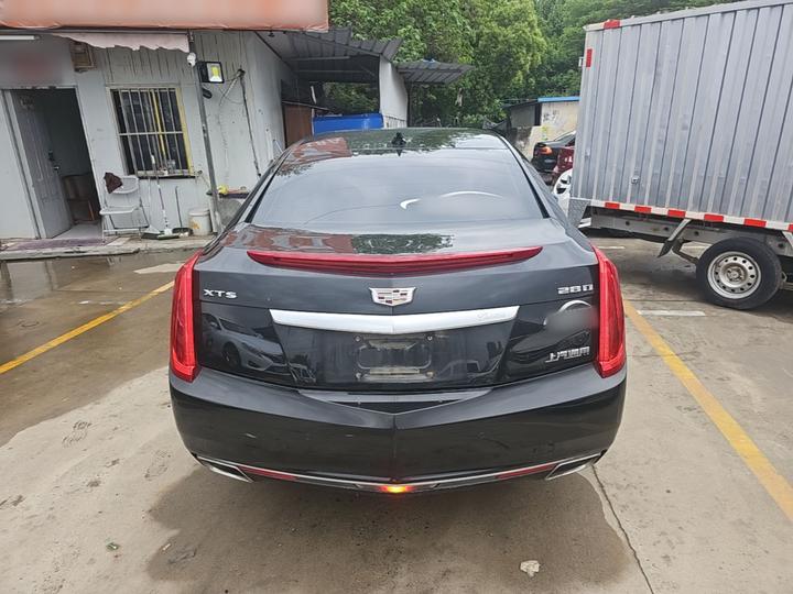 XTS 2017 28T Tech photo 3