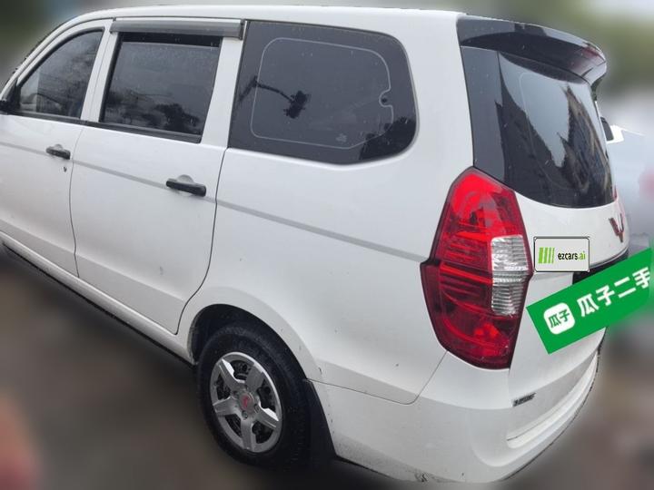 Wuling Hongguang 2021 1.5L S Base LAR photo 4