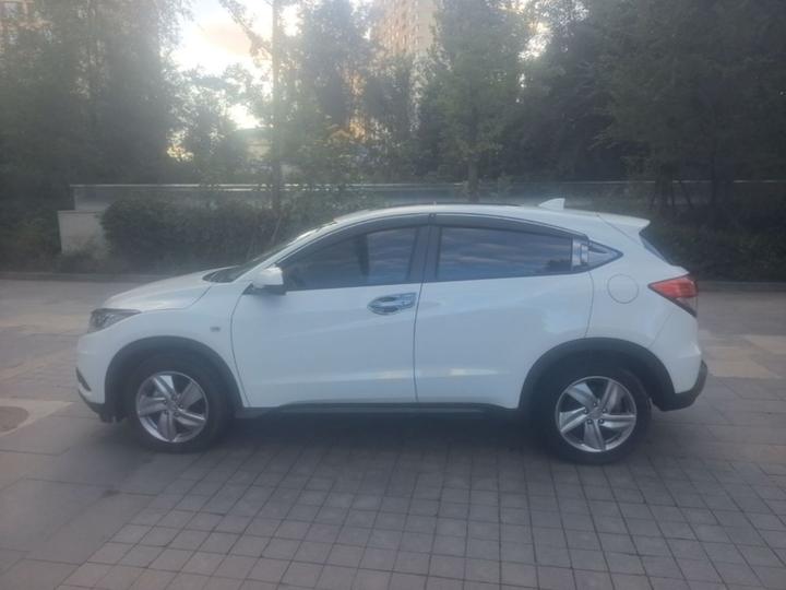 Vezel 2020 1.5L CVT Elite photo 4