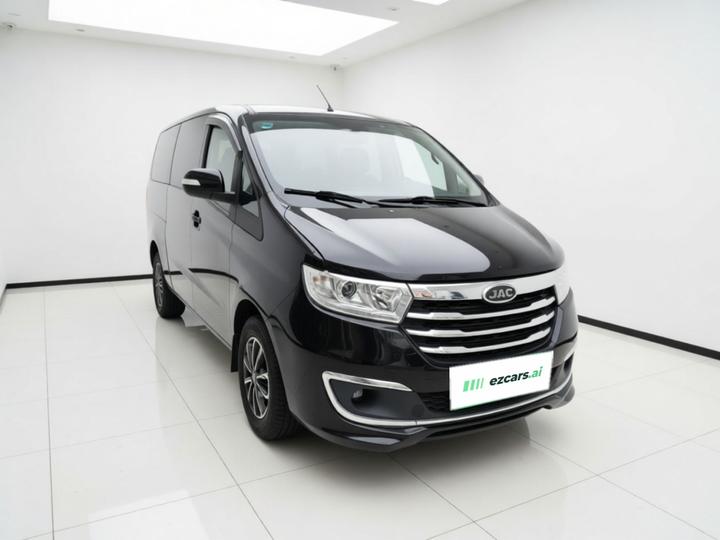 Refine M3 2019 PLUS 1.8L Luxury photo 3