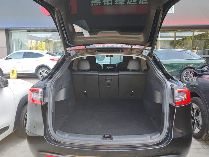 Model Y 2022 Long Range AWD photo 8