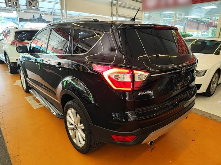 Kuga 2017 EcoBoost 180 RWD photo 4