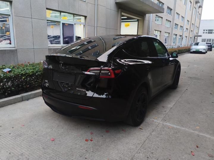 Model Y 2021 Standard Range RWD photo 4