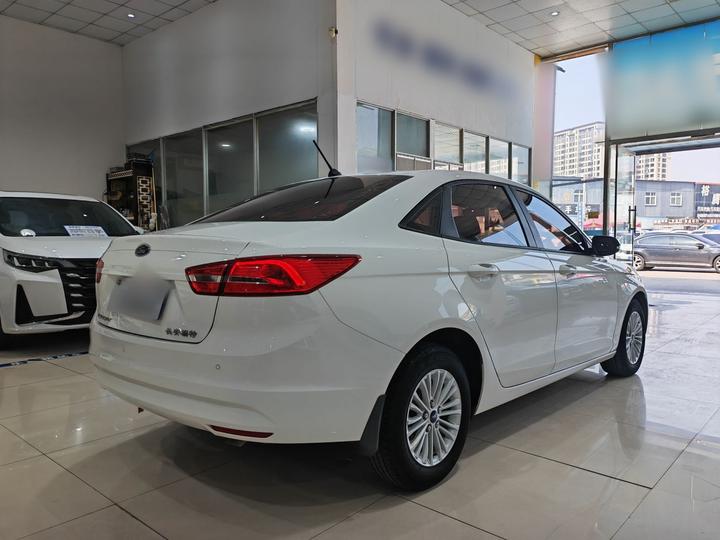 Escort 2017 Facelift 1.5L AT Comfort photo 6