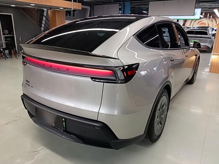 Model Y L 2025 Long Range AWD photo 4