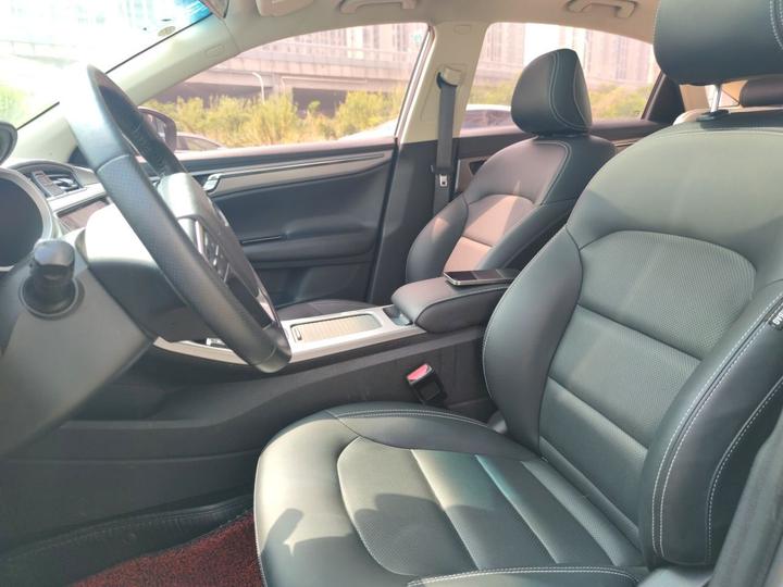 Emgrand GL 2018 1.8L DCT Elite Connected photo 7