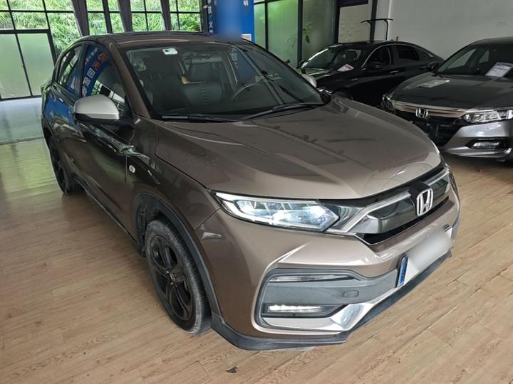 XR-V 2021 220TURBO CVT Luxury photo 3