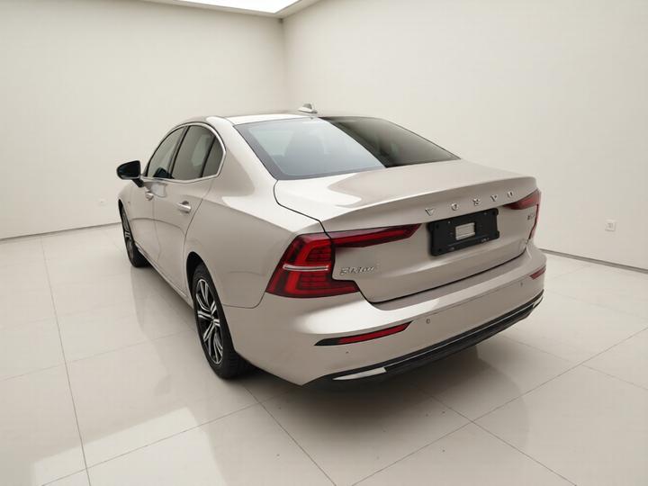 S60 2023 B4 Luxury photo 4